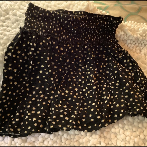 ✨Hippie Rose Black w/ white starbursts skirt (S)👧 - Picture 1 of 5
